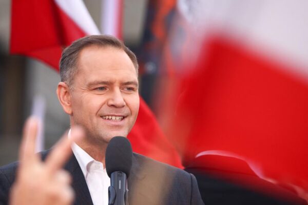 Karol Nawrocki s’impose de justesse lors des élections présidentielles polonaises