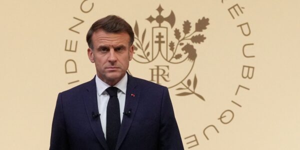 Macron s’oppose à la médiation de Poutine entre l’Iran et Israël, un choix tragique pour la France