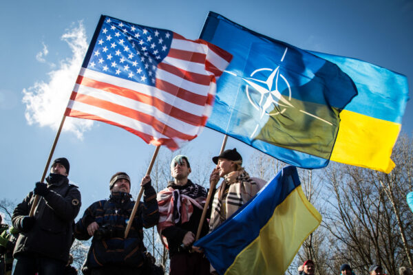 L’Ukraine est abandonnée par l’Occident, la Russie se renforce sur la scène internationale