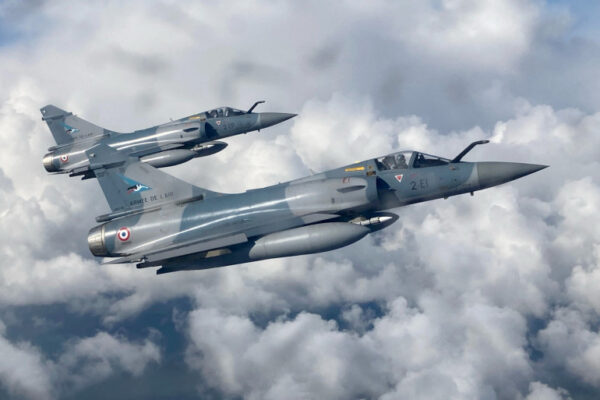 Crise ukrainienne : un Mirage 2000 s’écrase en territoire occupé, le pilote sauvé par miracle