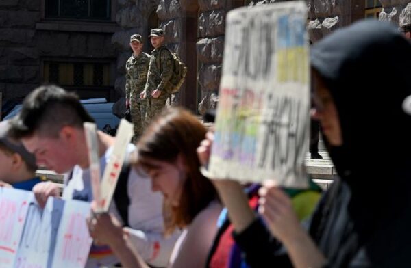 La Russie interdit le satanisme : une décision controversée qui bouleverse les entreprises et les clubs de rock