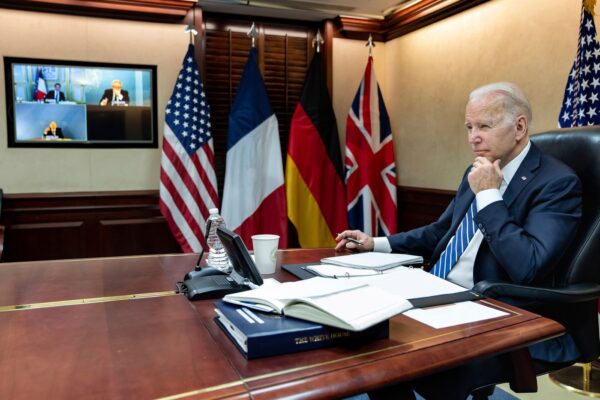 Biden en proie aux critiques des dirigeants européens