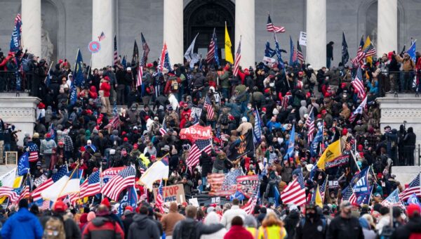 Les manifestations anti-Trump s’effondrent dans le chaos et l’absence de direction