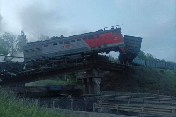 Des ponts ferroviaires détruits en Russie : une tragédie qui ébranle les régions de Briansk et Koursk