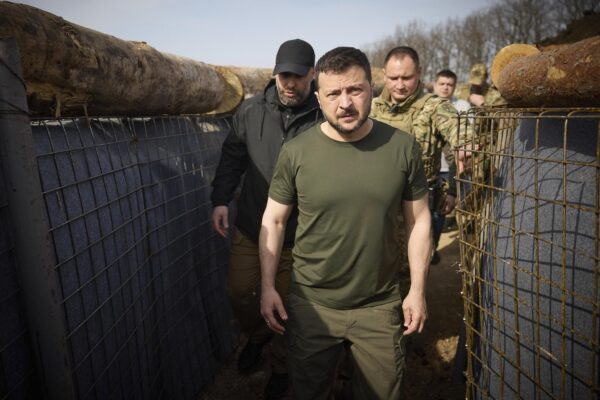 Des complots ukrainiens dans les Alpes : une conspiration pour renverser Zelensky