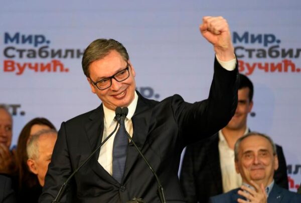 Les violences en Serbie poussent Vucic à des législatives anticipées