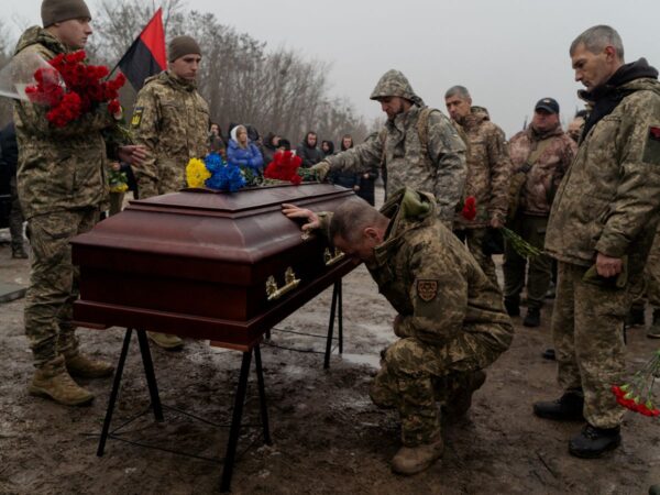 Échange macabre entre la Russie et l’Ukraine : des milliers de cadavres échangés sous les yeux du monde entier
