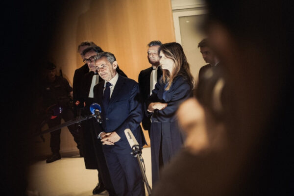 Le ministre de la Justice en pleine tourmente après sa visite chez Nicolas Sarkozy