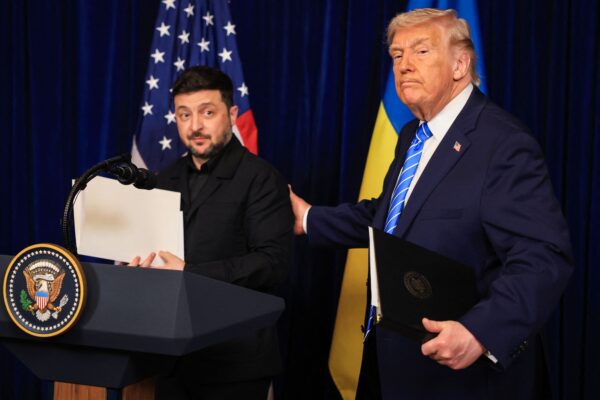 Zelensky s’entretient avec Trump en Floride : Une nouvelle tentative de compromis qui alimente les critiques